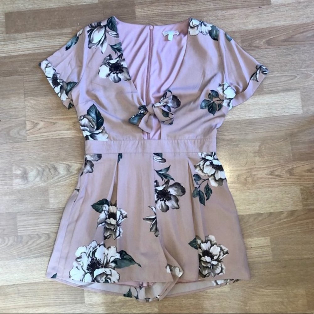 Gianni Bini Pink Floral Tie Front Short Sleeve Romper - Picture 3 of 5